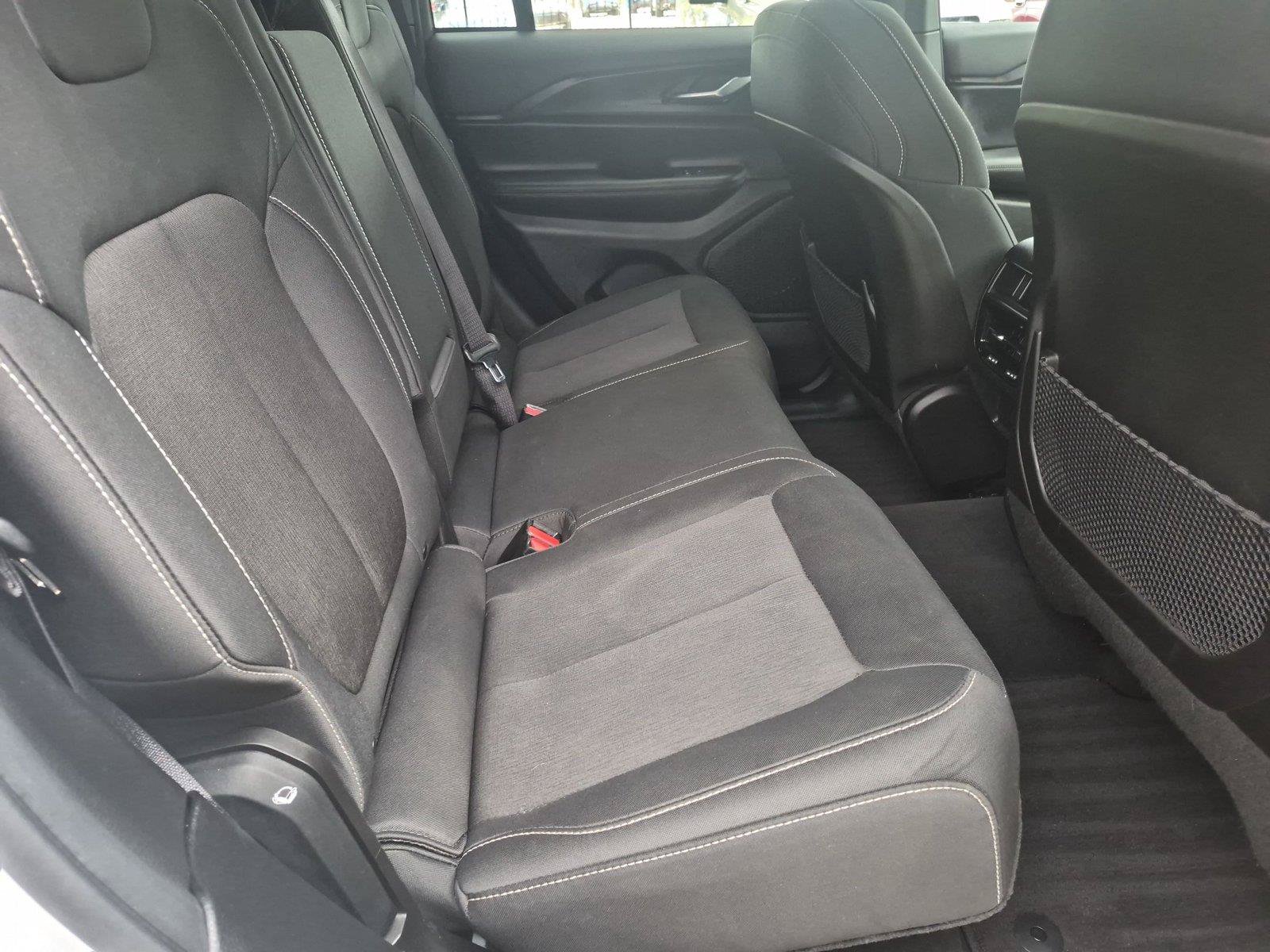 Used 2024 Jeep Grand Cherokee Laredo X RWD image 26