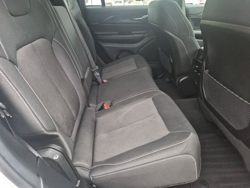 Used 2024 Jeep Grand Cherokee Laredo X RWD image 26