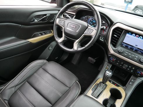 Used 2018 GMC Acadia Denali image 9