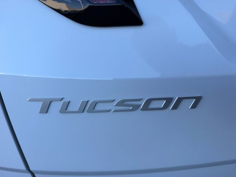 Used 2025 Hyundai Tucson Limited AWD/4WD image 24