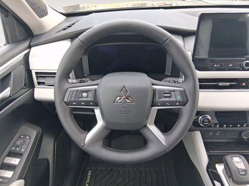 New 2026 Mitsubishi Outlander SE FWD image 12