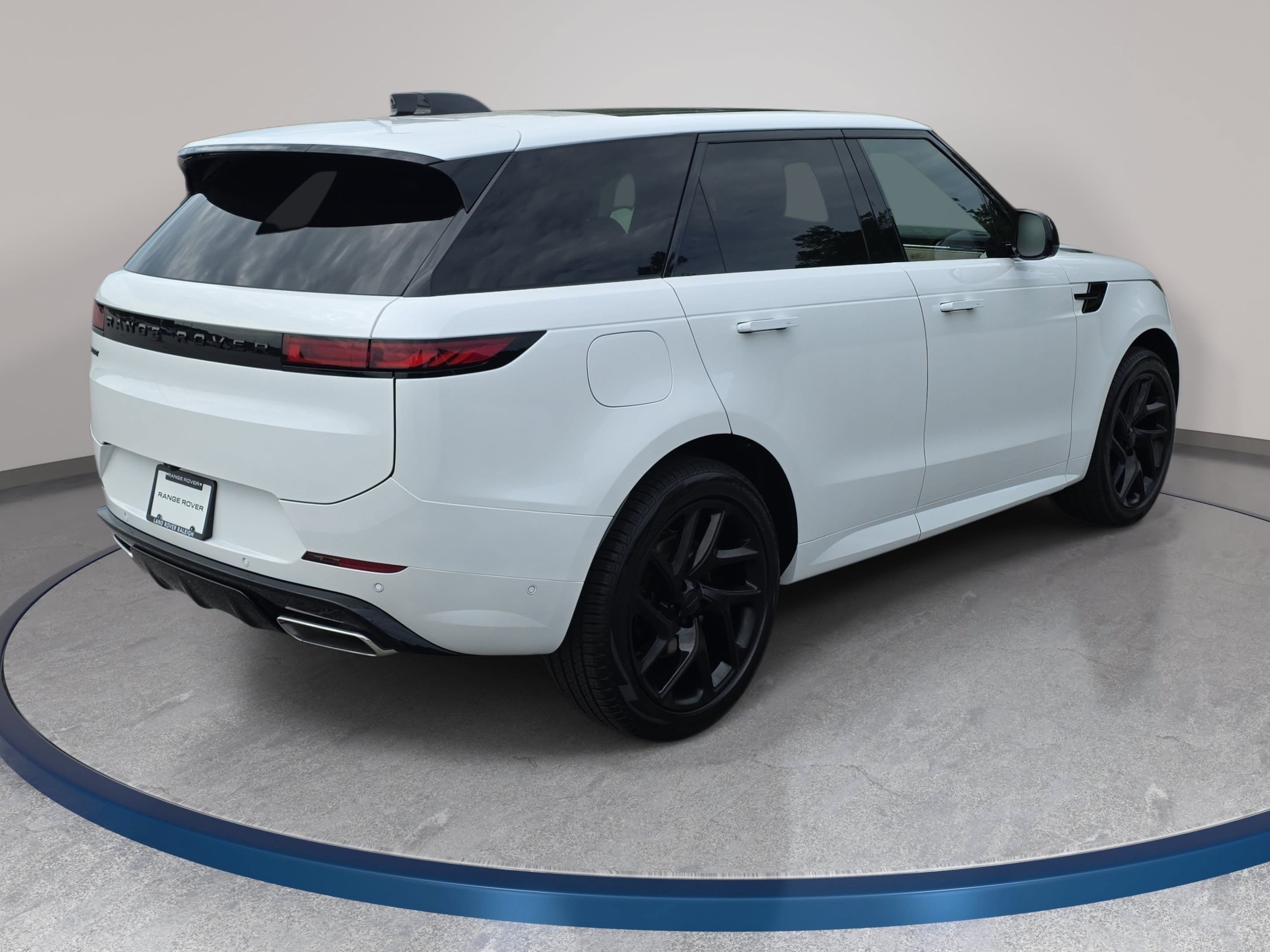 New 2026 Land Rover Range Rover Sport Dynamic SE AWD/4WD image 5