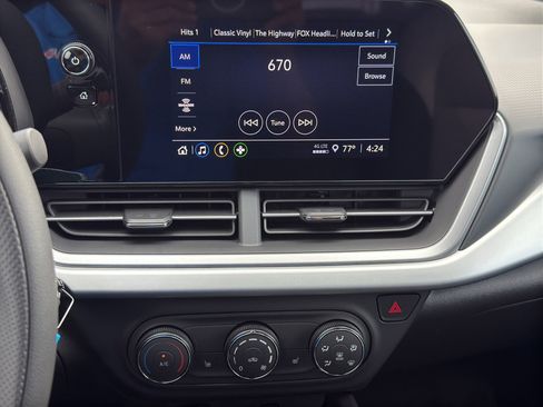 New 2026 Chevrolet Trax LS w/ LS Convenience Package FWD image 19