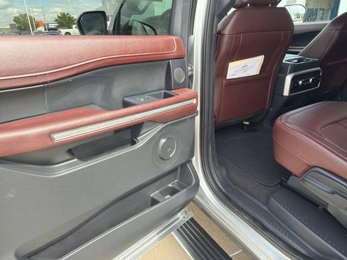 Used 2024 Ford Expedition Max Limited AWD/4WD image 11
