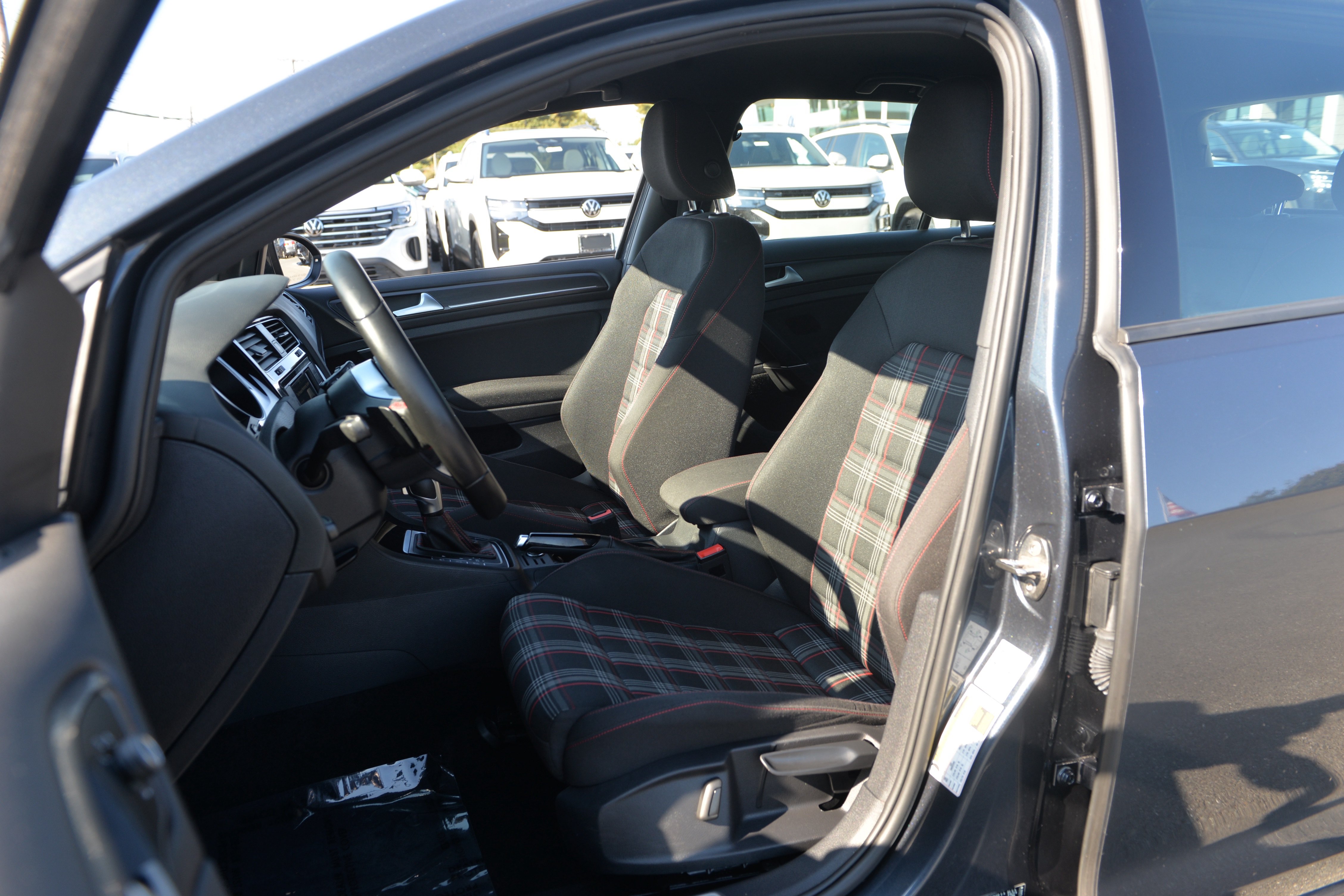 Used 2020 Volkswagen GTI S FWD image 21
