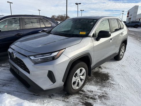 Used 2023 Toyota RAV4 LE image 4