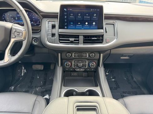 Certified 2024 Chevrolet Suburban Z71 w/ Z71 Off-Road Package image 2