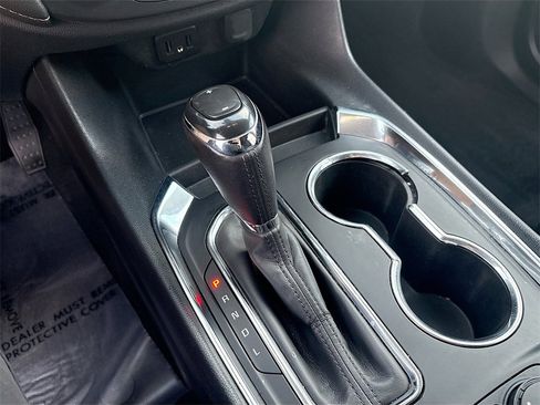 Used 2020 Chevrolet Traverse LT image 17