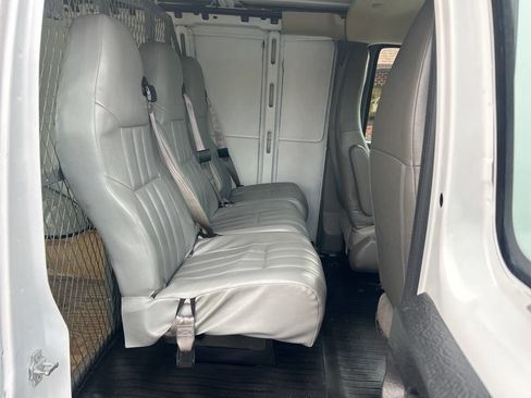 Used 2016 Chevrolet Express 2500 image 17