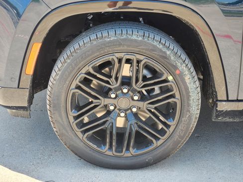 New 2026 Jeep Grand Wagoneer Limited AWD/4WD image 11