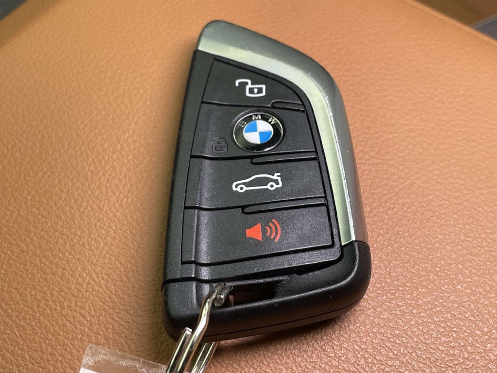 Used 2024 BMW 330i xDrive Sedan w/ Premium Package AWD/4WD image 38