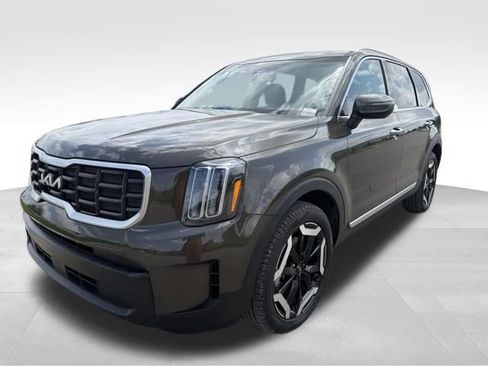 Certified 2025 Kia Telluride S AWD/4WD image 10
