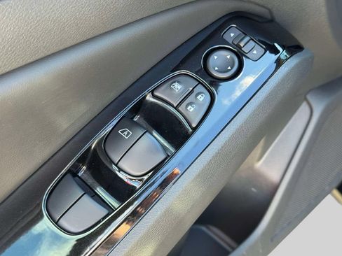 Used 2024 Nissan Altima 2.5 SR AWD/4WD image 16