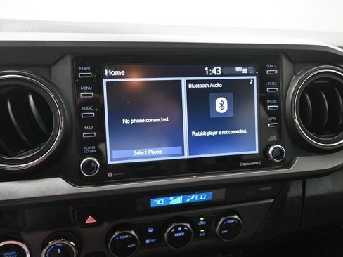 Used 2023 Toyota Tacoma TRD Off-Road w/ Technology Package AWD/4WD image 9