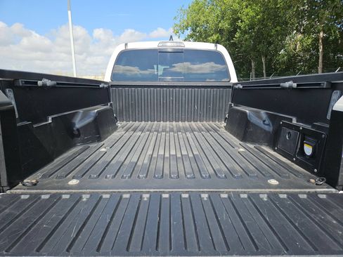 Used 2021 Toyota Tacoma TRD Off-Road w/ Technology Package AWD/4WD image 24
