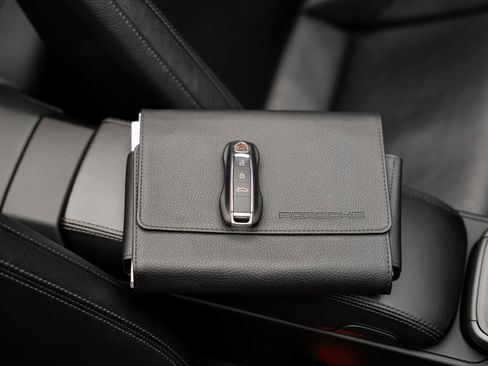 Used 2020 Porsche 911 Carrera image 78