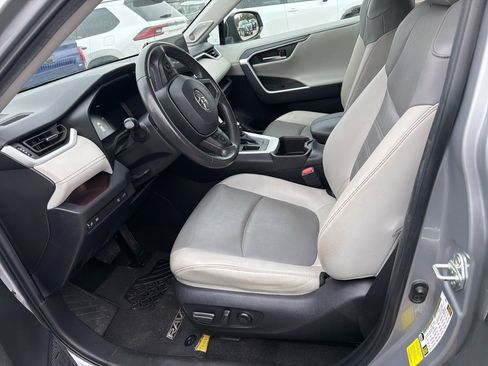 Used 2023 Toyota RAV4 Limited image 7
