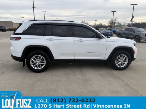 Used 2023 Jeep Grand Cherokee Laredo image 8