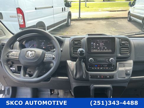 Used 2024 RAM ProMaster 2500 w/ Convenience Group FWD image 15