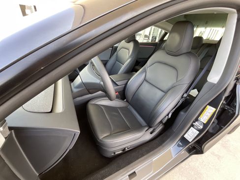 Used 2025 Tesla Model 3 Long Range RWD image 11