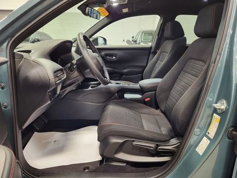Used 2024 Honda HR-V Sport image 11
