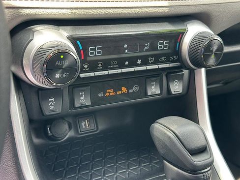Certified 2025 Toyota RAV4 XLE w/ Convenience Package AWD/4WD image 27