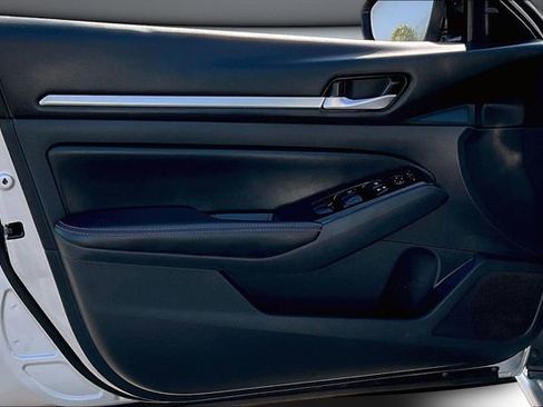 Used 2024 Nissan Altima 2.5 SR image 19