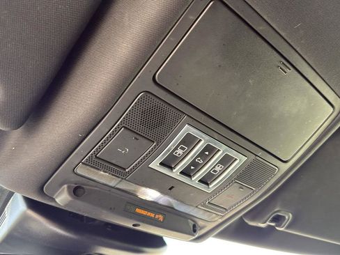 Used 2020 Land Rover Discovery HSE Luxury image 22