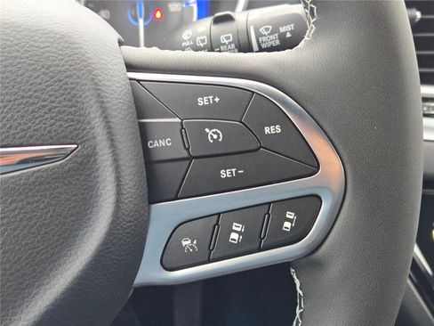 New 2026 Chrysler Voyager LX image 31