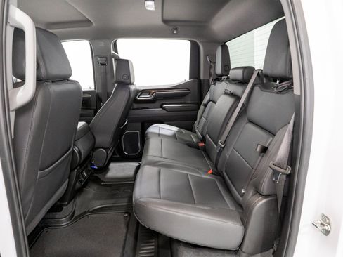 Used 2025 GMC Sierra 1500 SLT AWD/4WD image 29