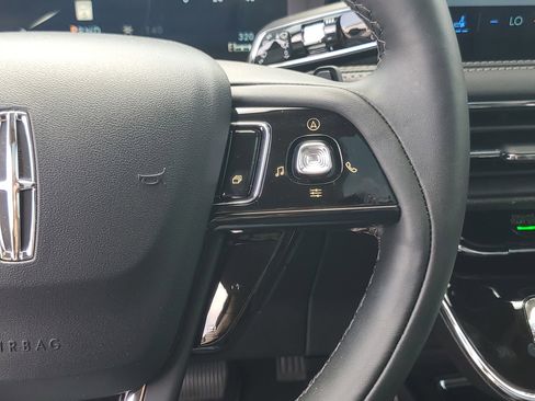 New 2025 Lincoln Corsair Reserve image 18