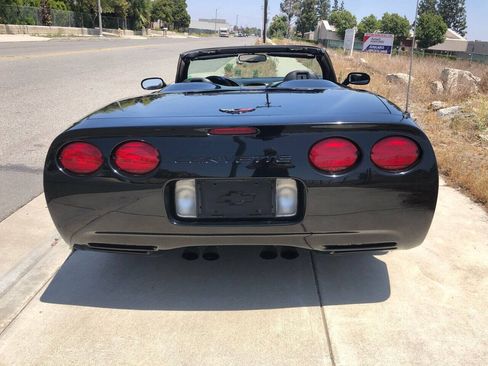 Used 1999 Chevrolet Corvette Convertible RWD image 14