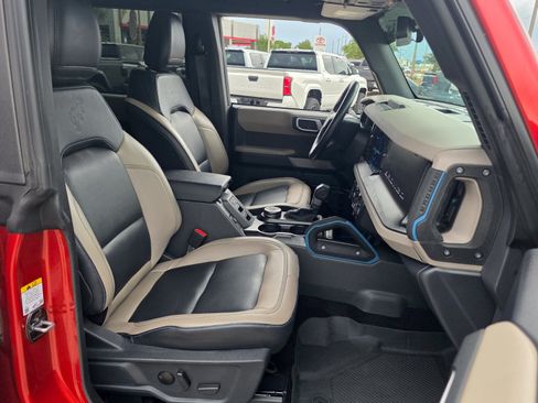 Used 2023 Ford Bronco Wildtrak AWD/4WD image 18