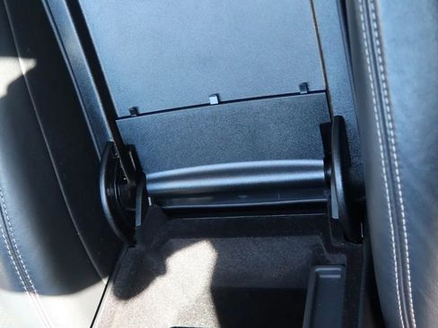 Used 2019 Jaguar XJ R-Sport image 27