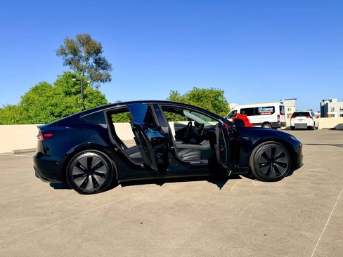 Used 2024 Tesla Model 3 Long Range AWD/4WD image 38