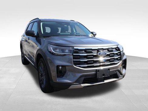 Used 2025 Ford Explorer Active w/ Active Comfort Package AWD/4WD image 11