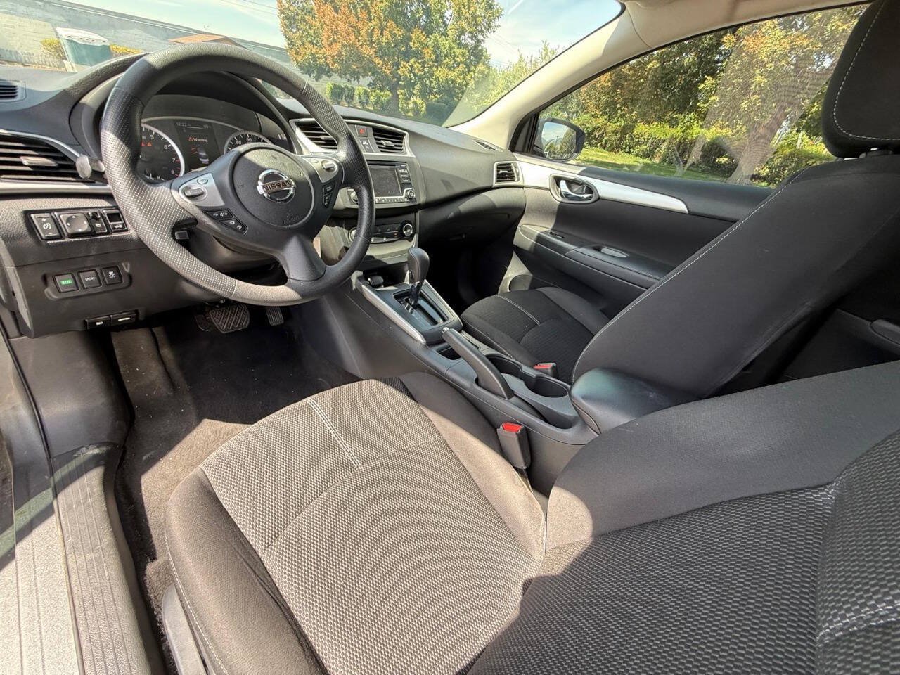 Used 2018 Nissan Sentra S w/ S Midnight Style Package FWD image 9