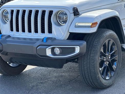 Used 2022 Jeep Wrangler Unlimited Sahara w/ Cold Weather Group image 8