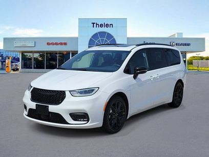Used 2025 Chrysler Pacifica Limited