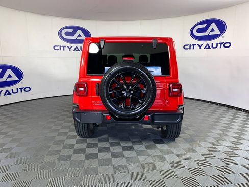 Used 2025 Jeep Wrangler Unlimited Sahara AWD/4WD image 4