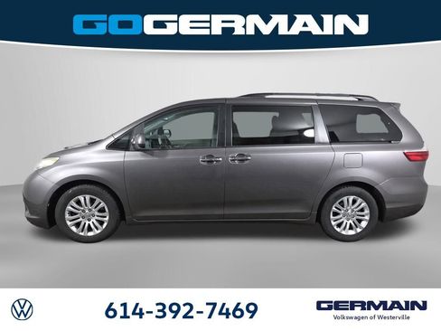 Used 2016 Toyota Sienna XLE Premium image 11