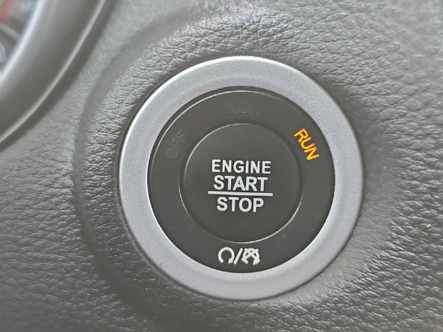 Used 2017 Dodge Journey SXT w/ Comfort/Convenience Group FWD image 16