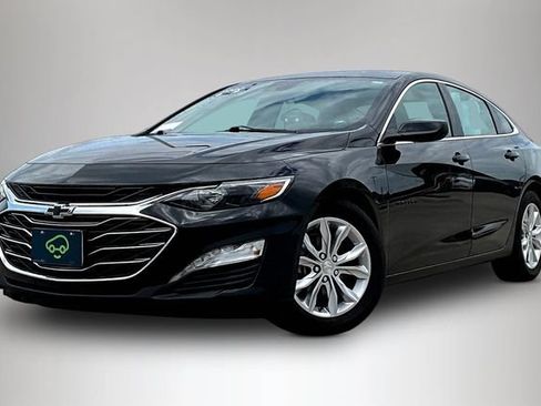 Used 2020 Chevrolet Malibu LT w/ Leather Package FWD image 3