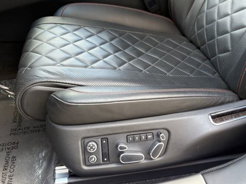 Used 2018 Bentley Flying Spur V8 AWD/4WD image 35