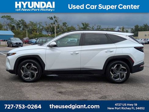 Certified 2022 Hyundai Tucson SEL w/ Cargo Package AWD/4WD image 2