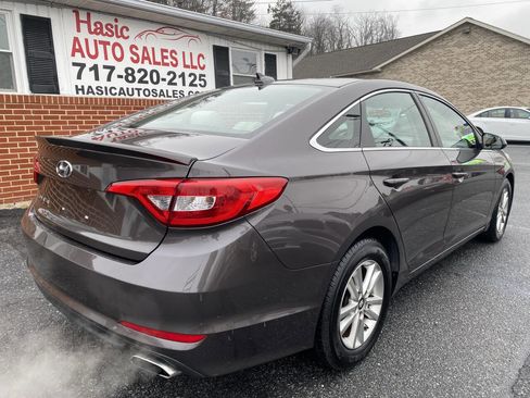 Used 2015 Hyundai Sonata SE image 2