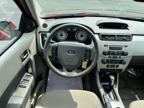 Used 2009 Ford Focus SES FWD image 2
