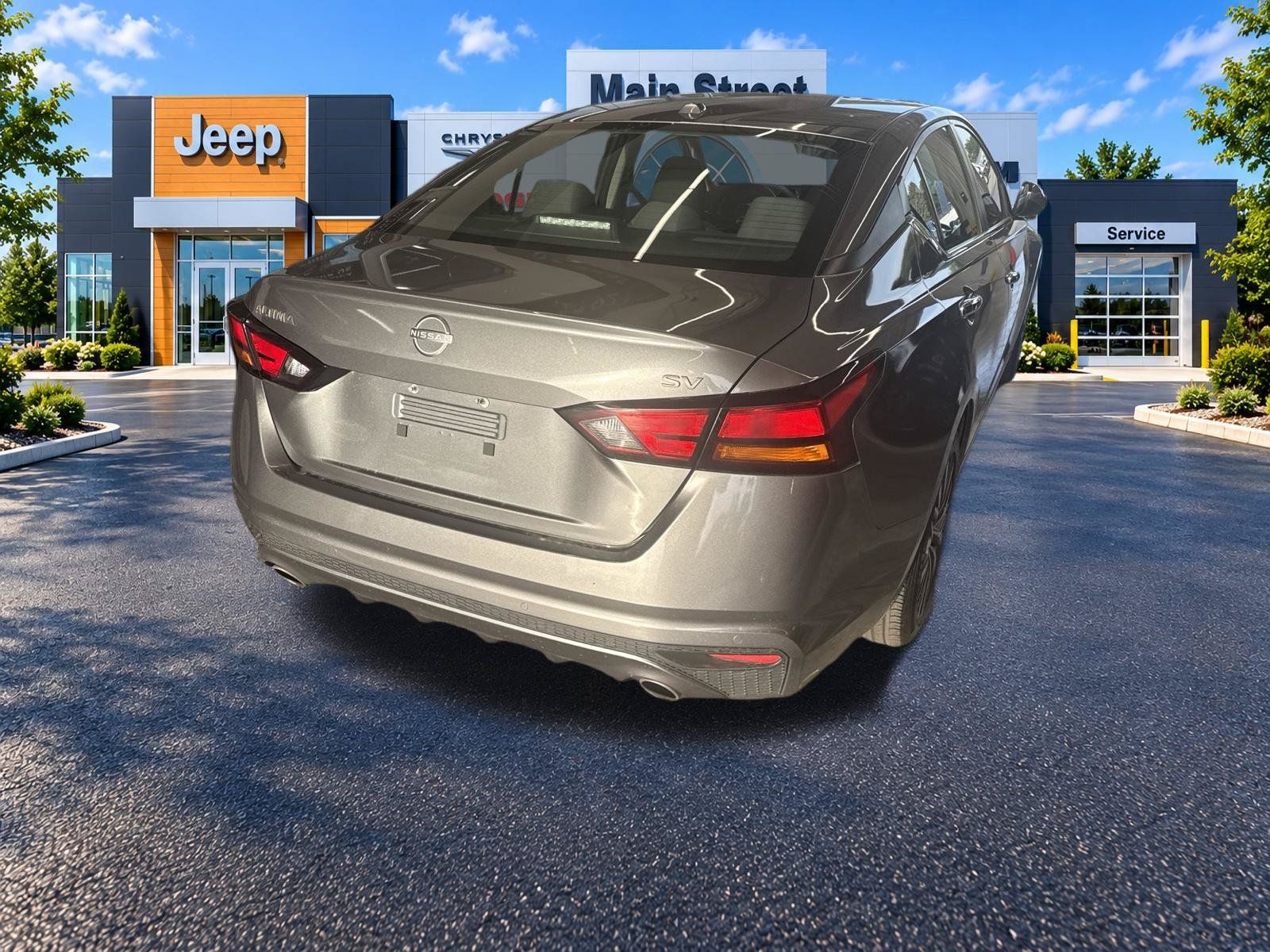 Used 2023 Nissan Altima 2.5 SV w/ SV Premium Package FWD image 7