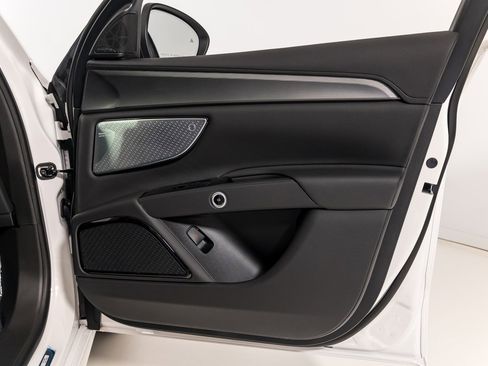 Used 2024 Maserati Grecale GT image 23