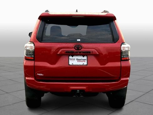 Used 2021 Toyota 4Runner SR5 Premium image 5